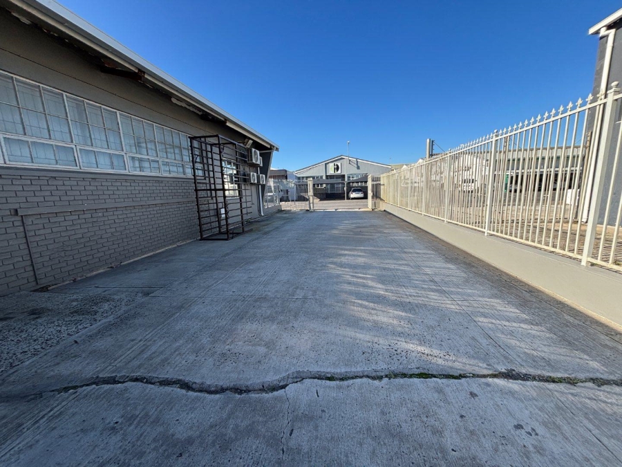 To Let commercial Property for Rent in Paarden Eiland Western Cape